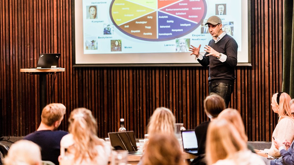 Harald Rønneberg forklarer Needscope