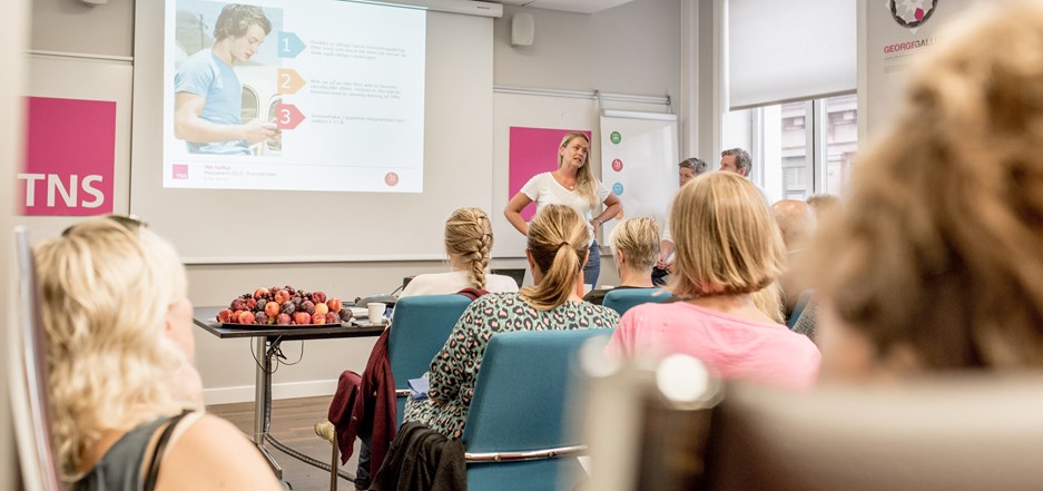 Ida Bergan presenterer nye tall fra MediebarnIda Bergan presenterer nye tall fra Mediebarn
